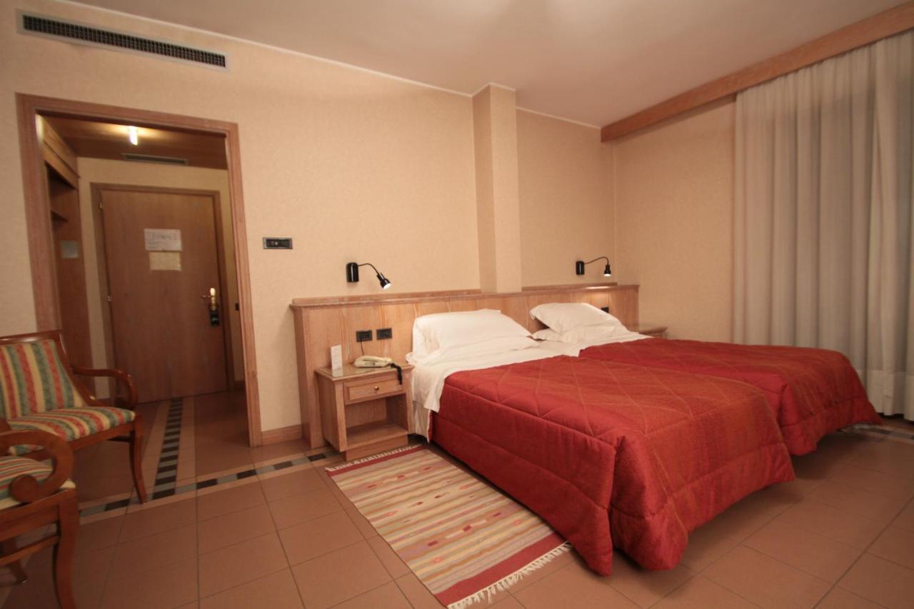Monica Hotel Fiera Преньана-Миланезе Экстерьер фото