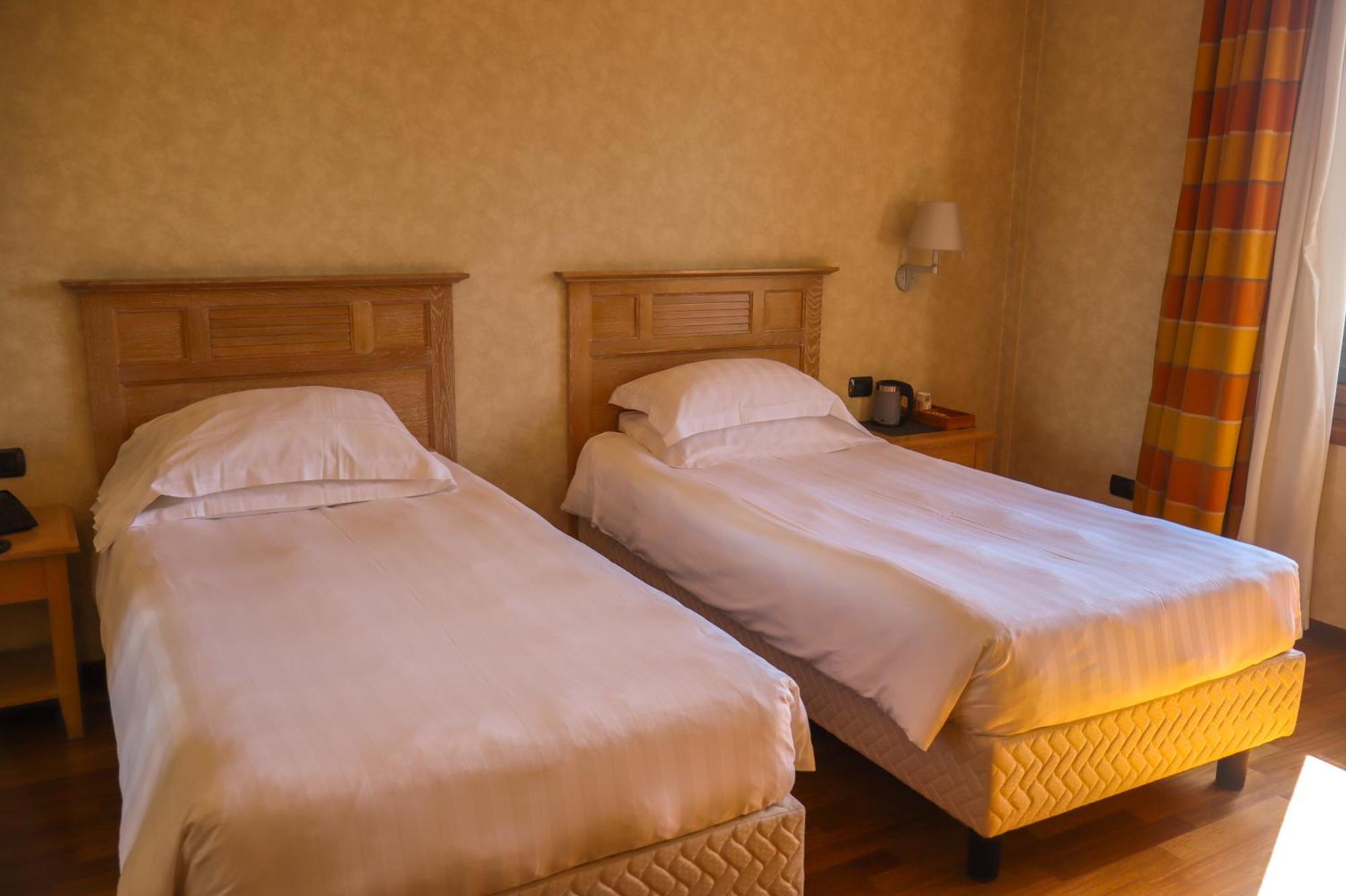 Monica Hotel Fiera Преньана-Миланезе Экстерьер фото
