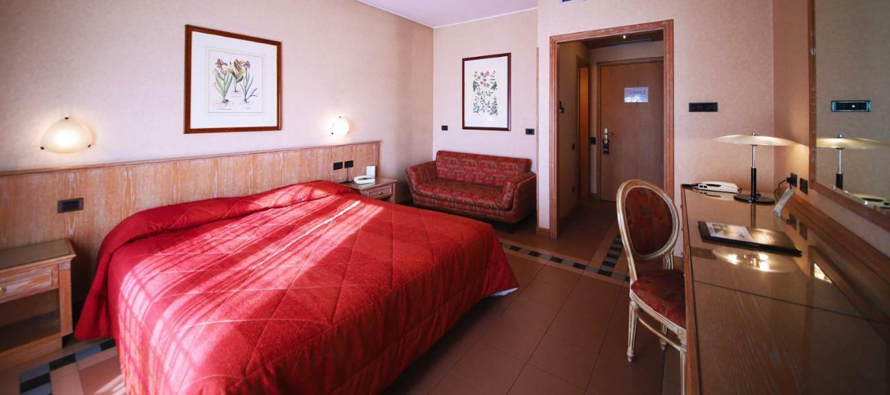 Monica Hotel Fiera Преньана-Миланезе Экстерьер фото