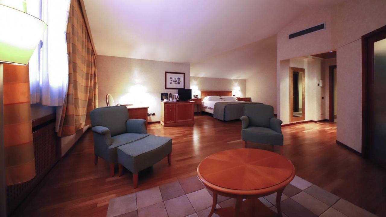 Monica Hotel Fiera Преньана-Миланезе Экстерьер фото