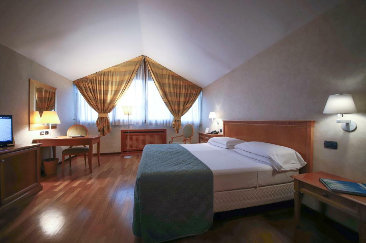 Monica Hotel Fiera Преньана-Миланезе Экстерьер фото