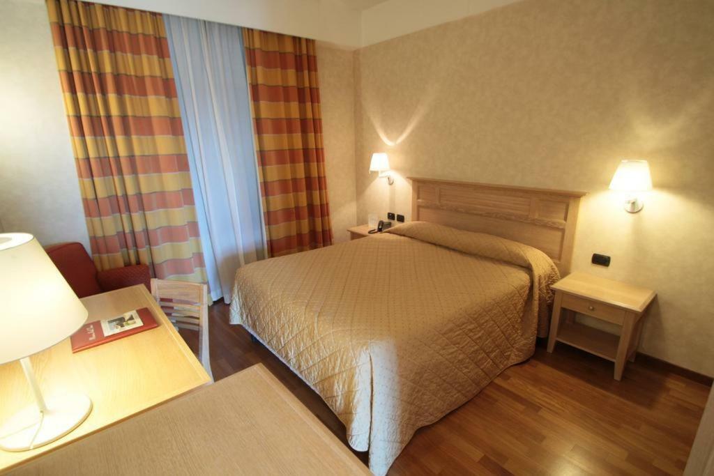 Monica Hotel Fiera Преньана-Миланезе Экстерьер фото