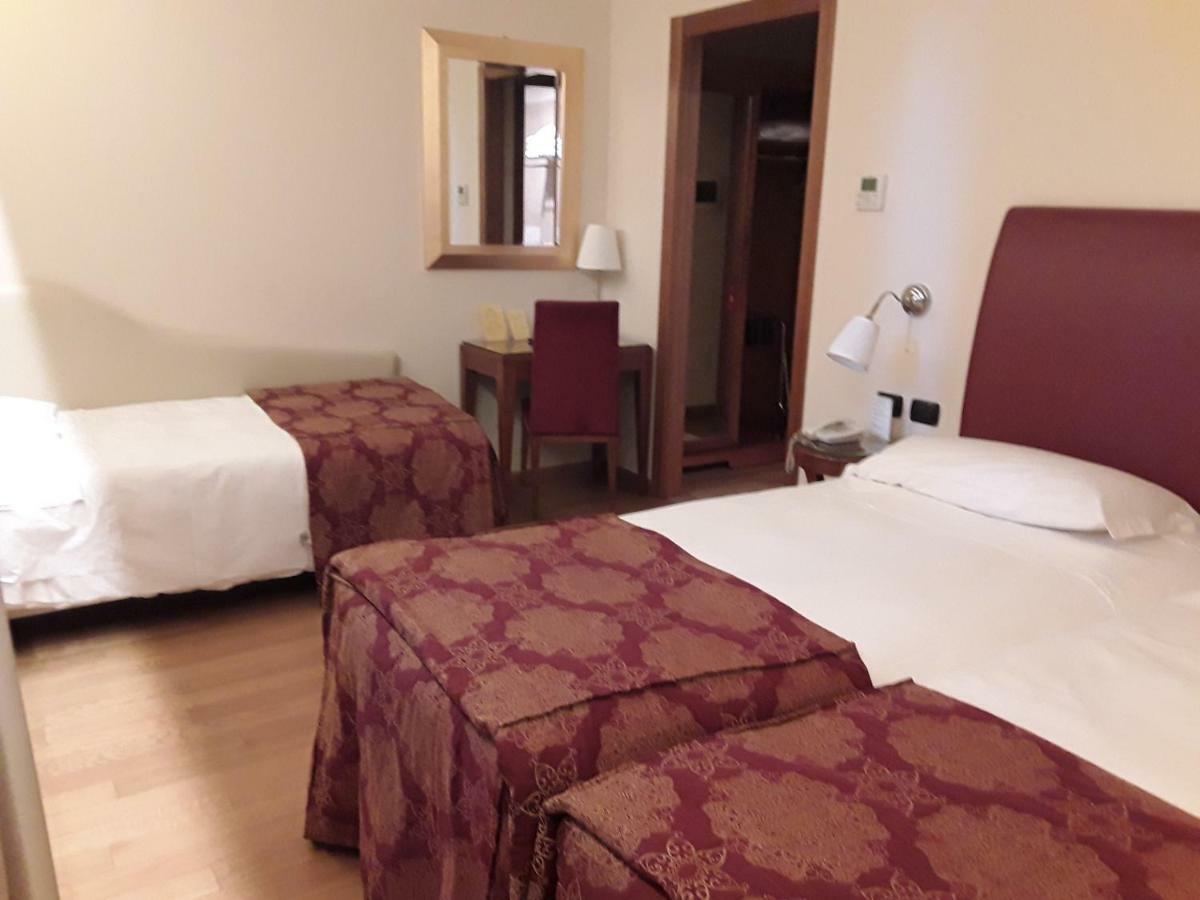 Monica Hotel Fiera Преньана-Миланезе Экстерьер фото